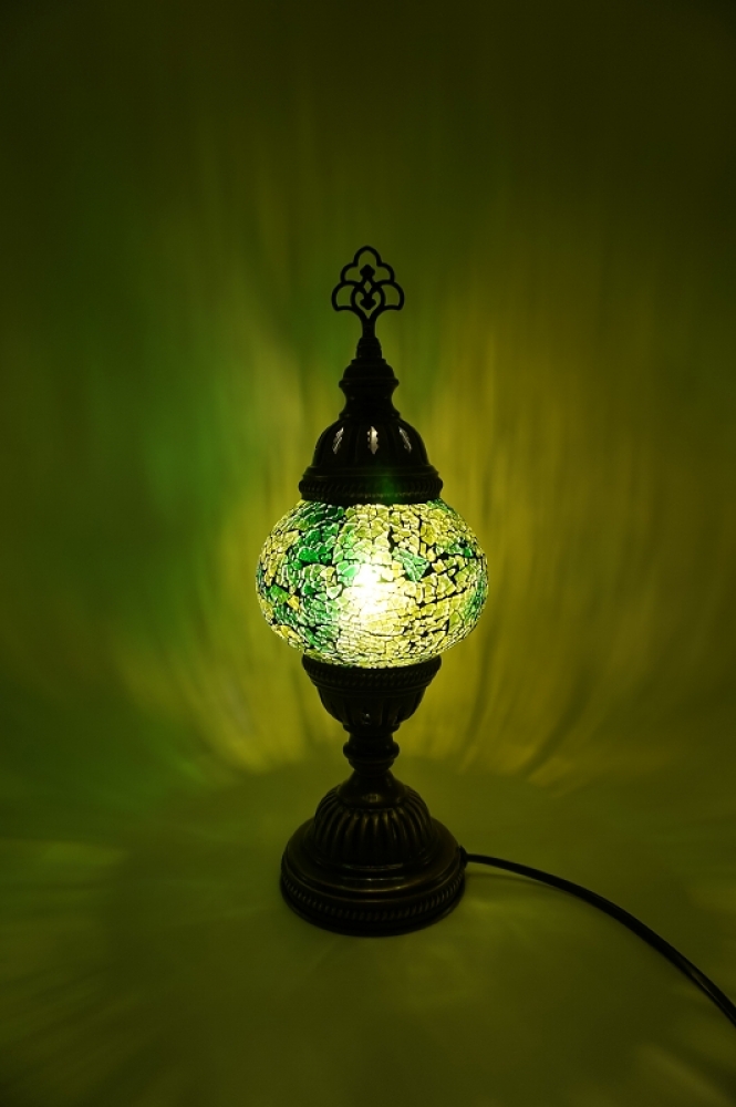 Tischlampe, grün, mittelgroß