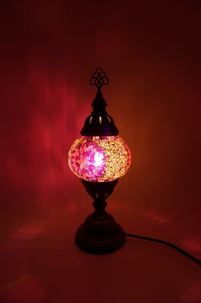 Tischlampe, lila, Blumenmuster, mittelgroß